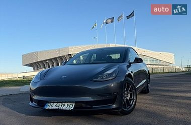 Седан Tesla Model 3 2022 в Львове