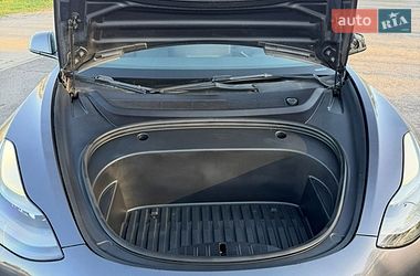 Седан Tesla Model 3 2022 в Львові