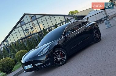 Седан Tesla Model 3 2019 в Стрые