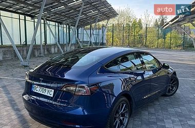 Седан Tesla Model 3 2021 в Львові