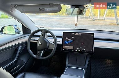 Седан Tesla Model 3 2021 в Львові