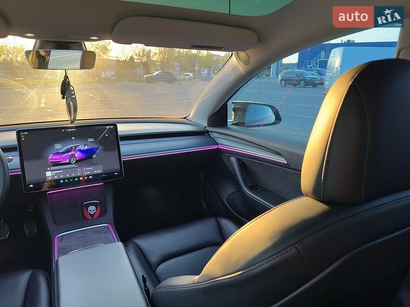 Седан Tesla Model 3 2022 в Дніпрі