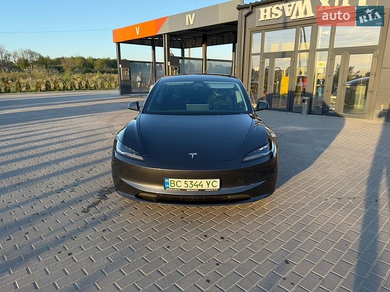 Седан Tesla Model 3 2024 в Золочеве