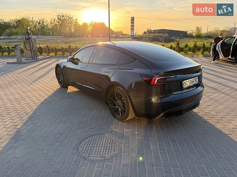 Седан Tesla Model 3 2024 в Золочеве
