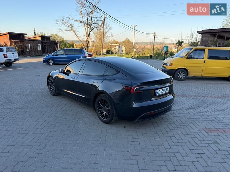 Седан Tesla Model 3 2024 в Золочеве
