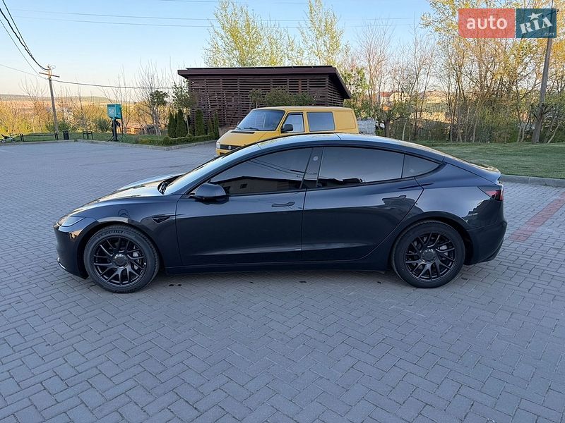 Седан Tesla Model 3 2024 в Золочеве
