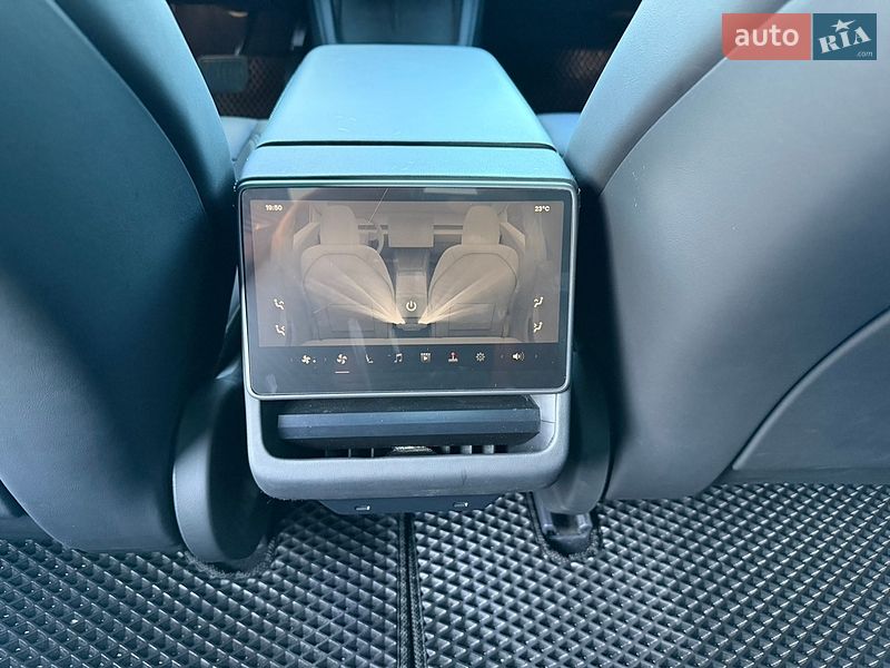 Седан Tesla Model 3 2024 в Золочеве