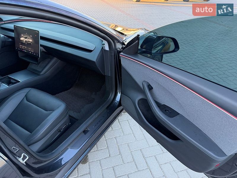 Седан Tesla Model 3 2024 в Золочеве