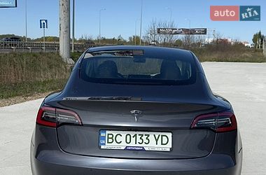 Седан Tesla Model 3 2021 в Львове
