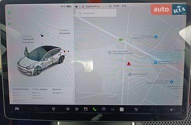 Седан Tesla Model 3 2018 в Бучі