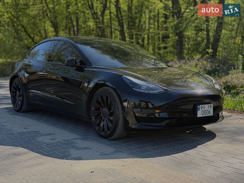 Седан Tesla Model 3 2022 в Тернополі