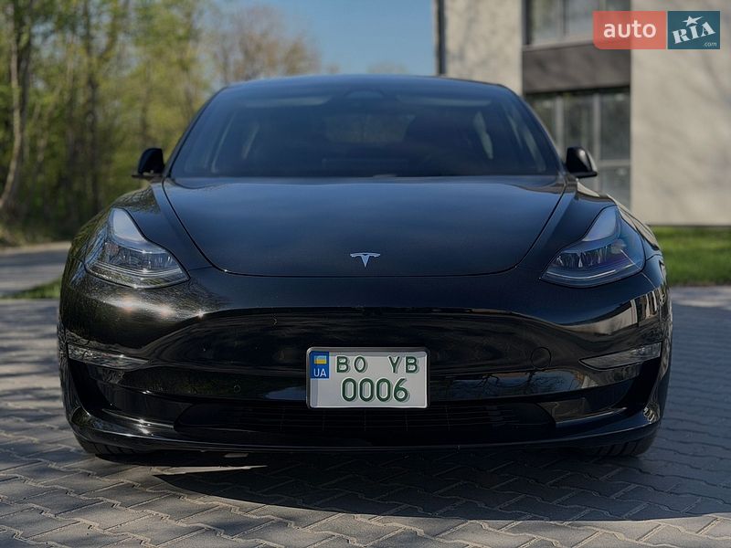 Седан Tesla Model 3 2022 в Тернополі