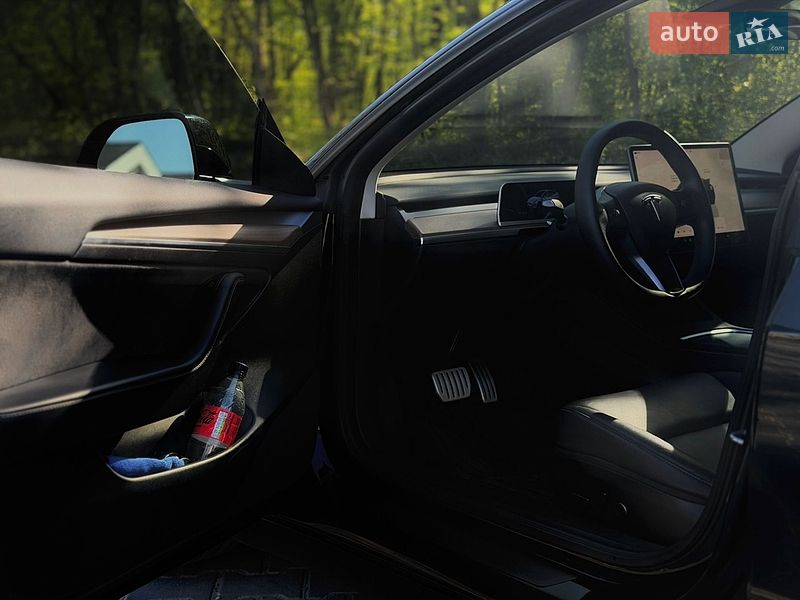Седан Tesla Model 3 2022 в Тернополі