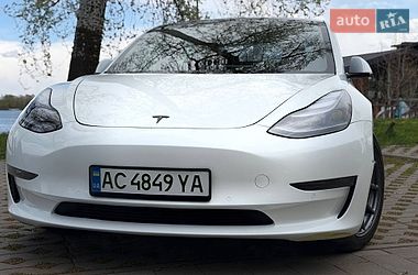 Седан Tesla Model 3 2020 в Киеве