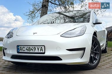 Седан Tesla Model 3 2020 в Киеве