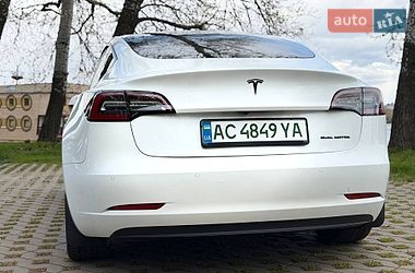 Седан Tesla Model 3 2020 в Киеве