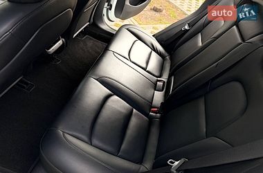 Седан Tesla Model 3 2020 в Киеве
