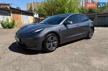 Седан Tesla Model 3 2022 в Киеве