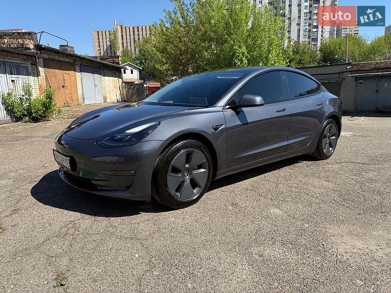 Tesla Model 3 2022