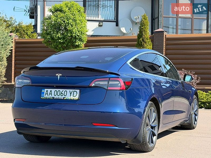 Седан Tesla Model 3 2017 в Борисполе