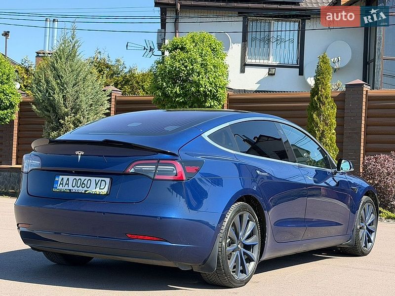 Седан Tesla Model 3 2017 в Борисполе