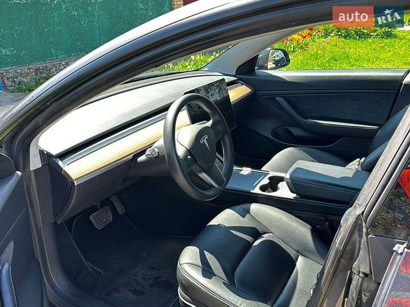 Седан Tesla Model 3 2020 в Киеве