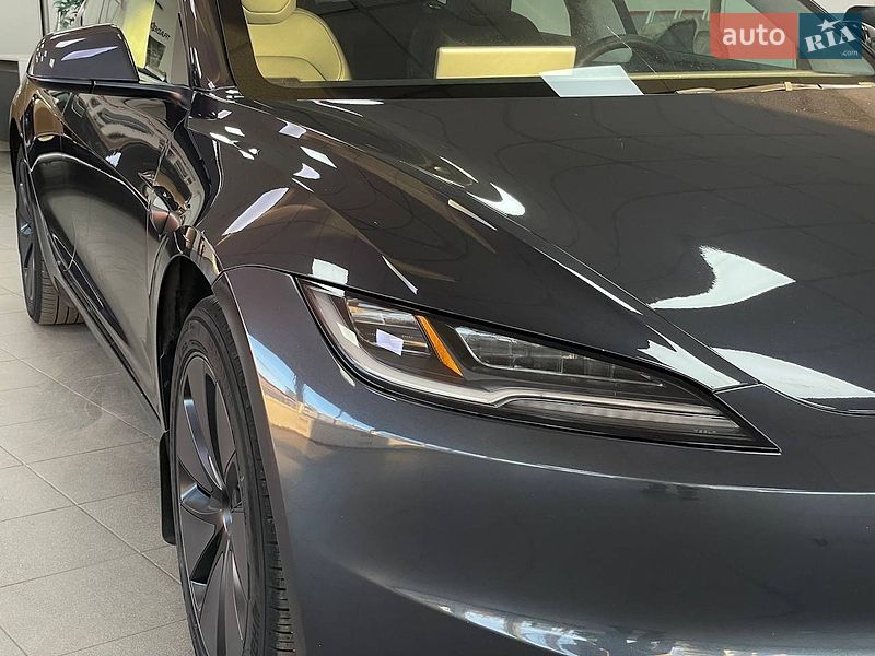 Седан Tesla Model 3 2024 в Киеве