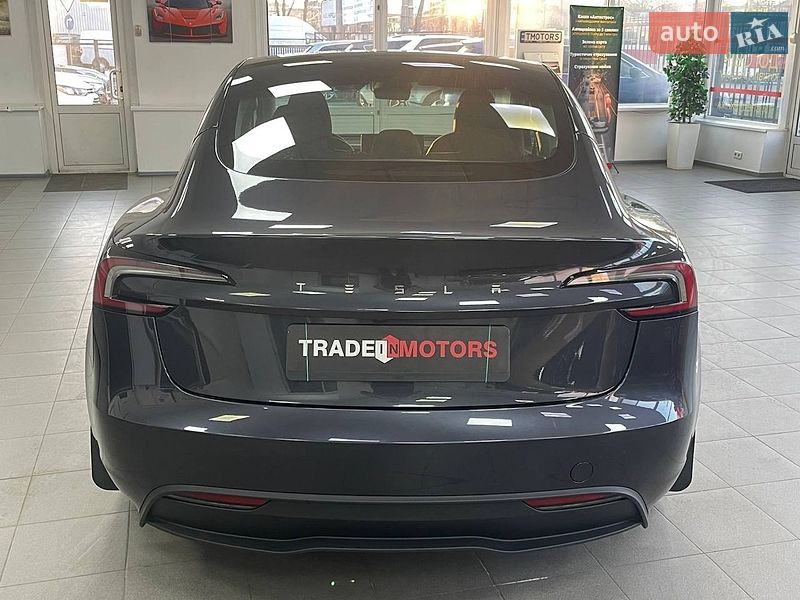 Седан Tesla Model 3 2024 в Киеве