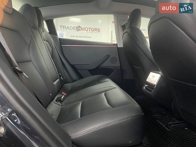 Седан Tesla Model 3 2024 в Киеве