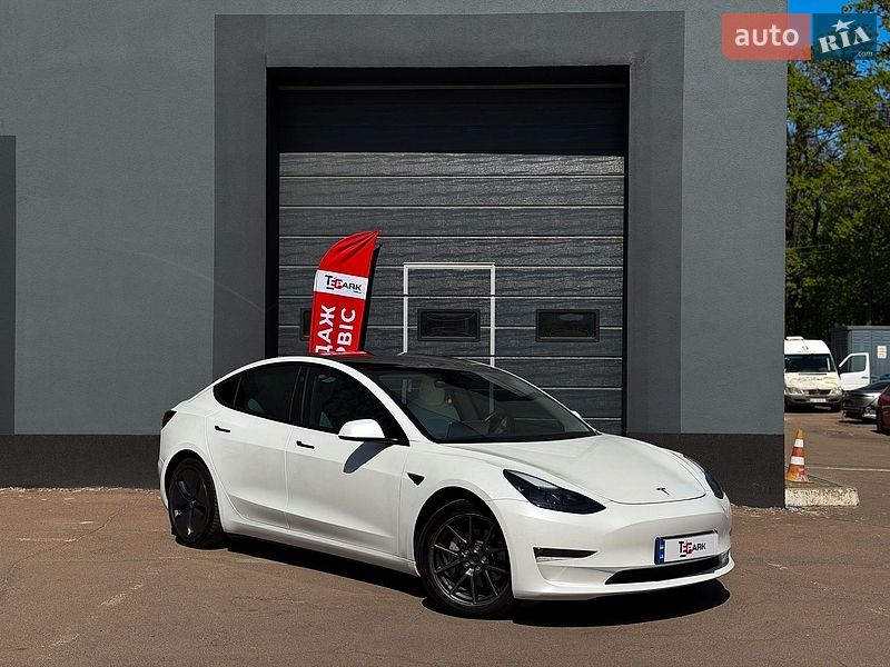 Tesla Model 3 2020