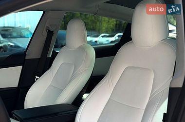 Седан Tesla Model 3 2020 в Києві