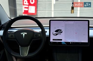 Седан Tesla Model 3 2020 в Києві