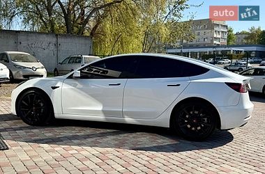 Седан Tesla Model 3 2021 в Виннице