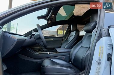 Седан Tesla Model 3 2021 в Виннице
