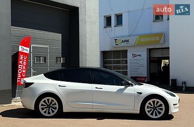Седан Tesla Model 3 2022 в Киеве