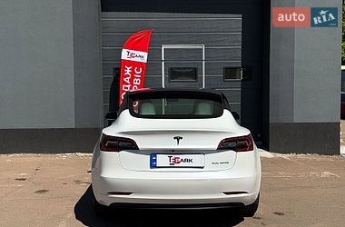 Седан Tesla Model 3 2022 в Киеве