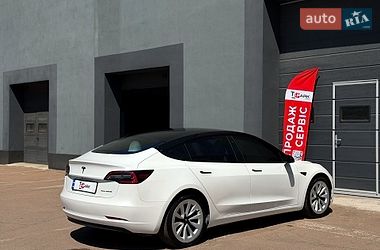 Седан Tesla Model 3 2022 в Киеве