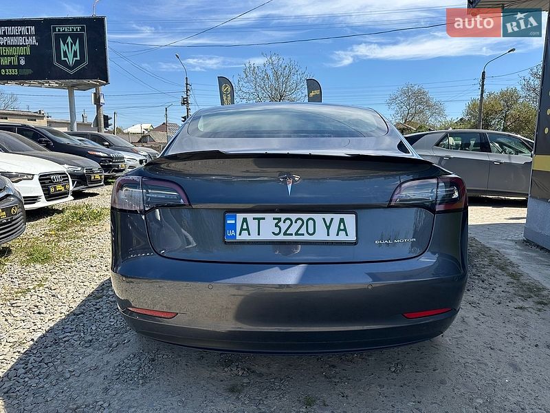 Седан Tesla Model 3 2020 в Ивано-Франковске