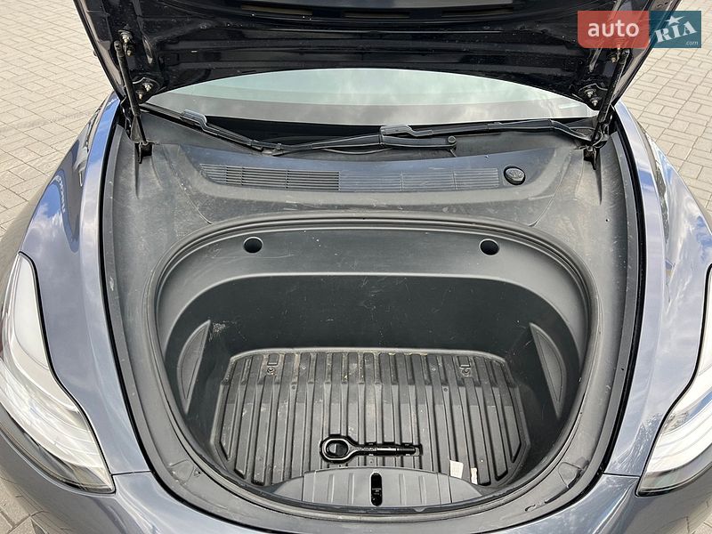 Седан Tesla Model 3 2020 в Запорожье