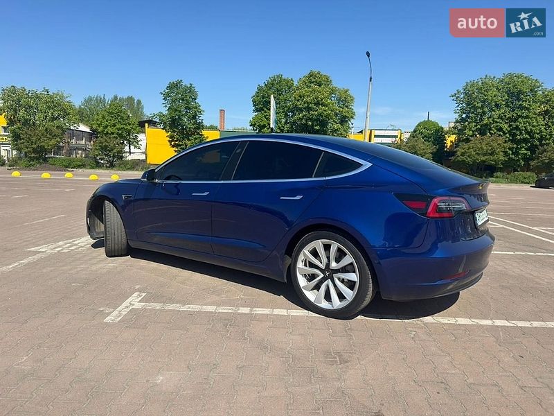 Седан Tesla Model 3 2020 в Житомире