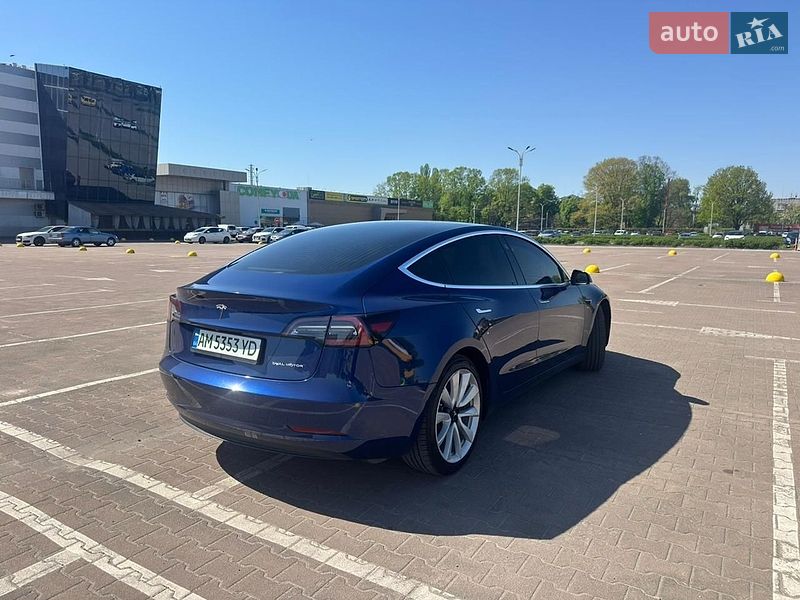 Седан Tesla Model 3 2020 в Житомире