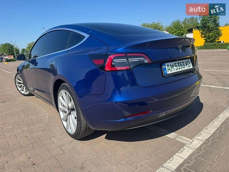 Седан Tesla Model 3 2020 в Житомире