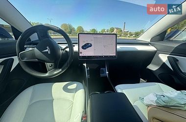 Седан Tesla Model 3 2020 в Житомире