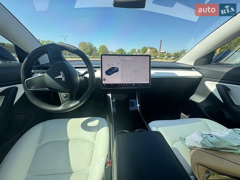 Седан Tesla Model 3 2020 в Житомире