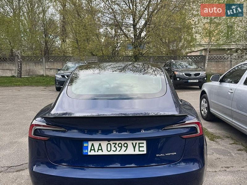 Седан Tesla Model 3 2024 в Киеве