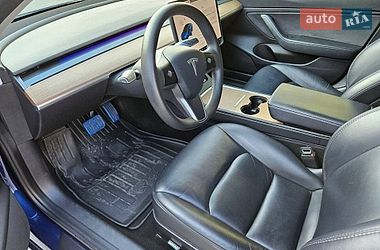 Седан Tesla Model 3 2020 в Львове