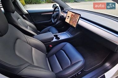 Седан Tesla Model 3 2021 в Львове