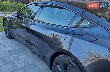 Седан Tesla Model 3 2024 в Дніпрі