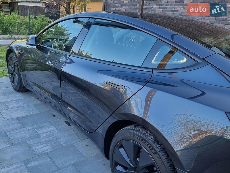 Седан Tesla Model 3 2024 в Дніпрі