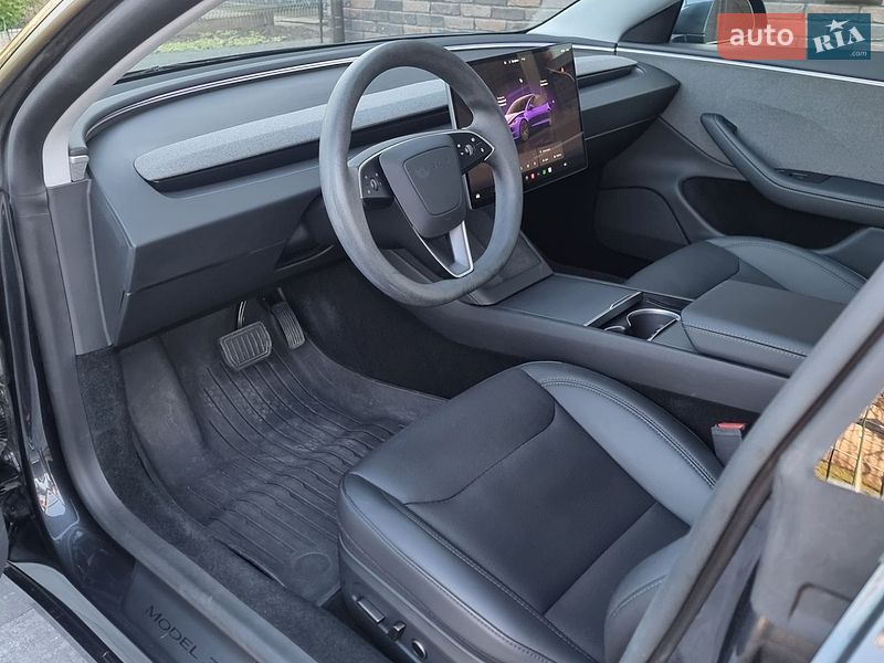 Седан Tesla Model 3 2024 в Дніпрі